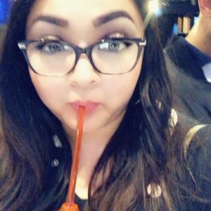 Meet your Posher, Monica